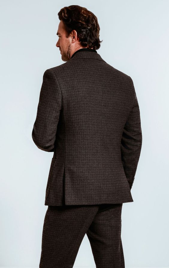 Check tweed store suit